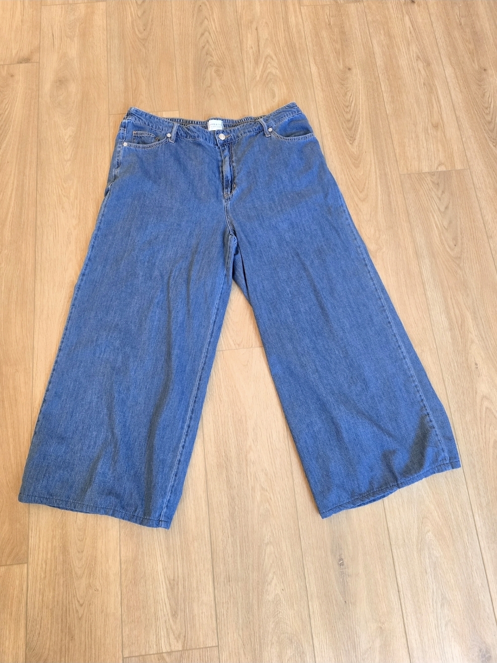 crown & ivy Wide-Leg Denim Jeans in Blue